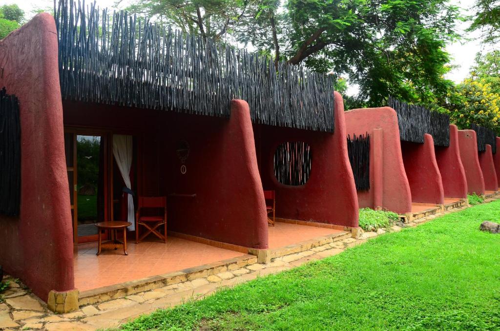 Amboseli Serena Lodge