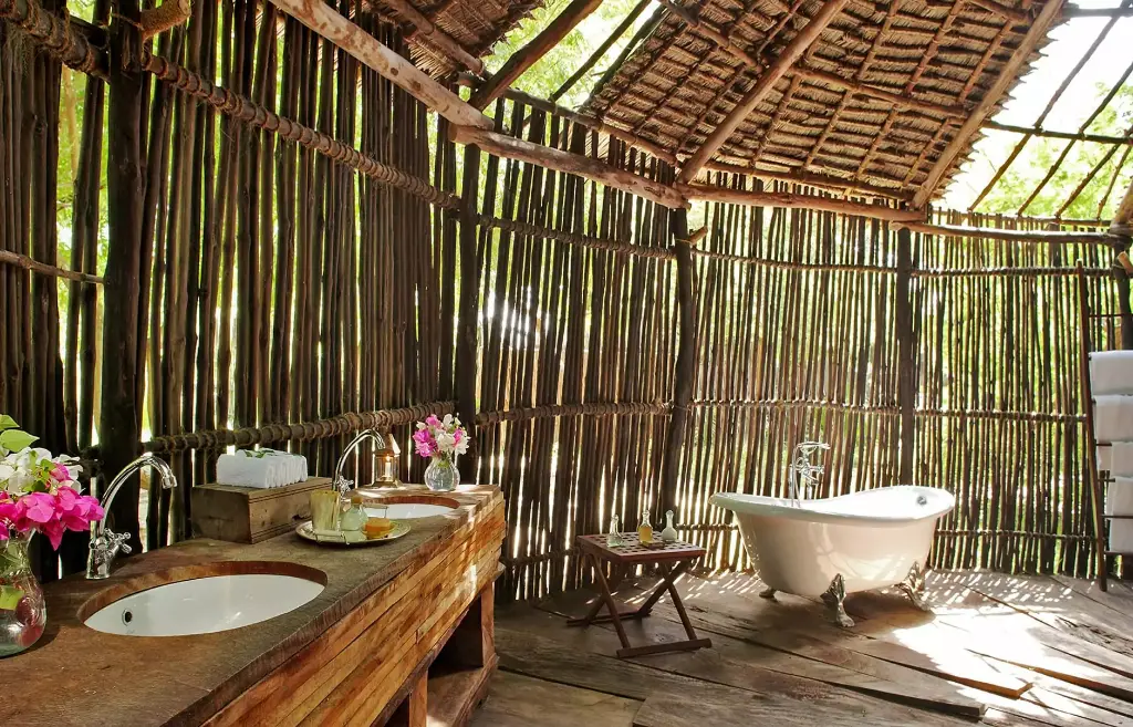 cropacacia-nyumba-outdoor-bathroom.webp