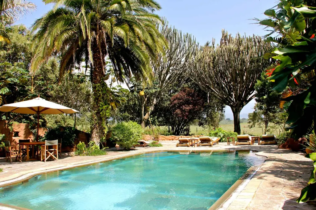 oserian_two_lakes-chui_lodge-pool_2.webp