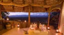 Elsa-s-Kopje---accommodation---private-house---master-bedroom---bath.webp