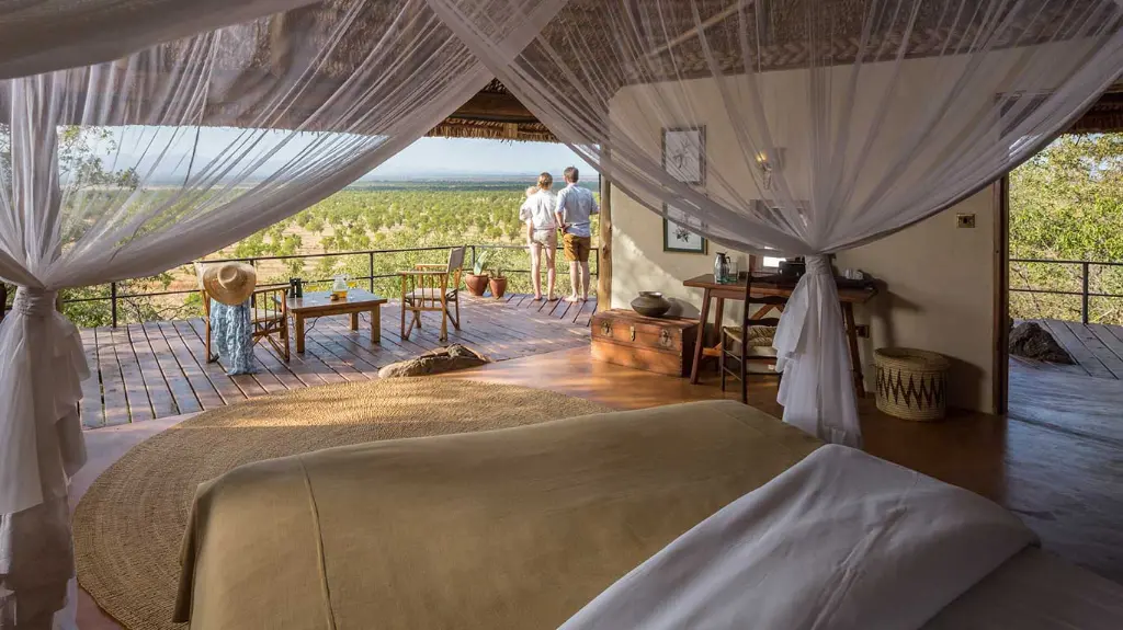 Elsa-s-Kopje---accommodation---family-cottage---master-bedroom.webp