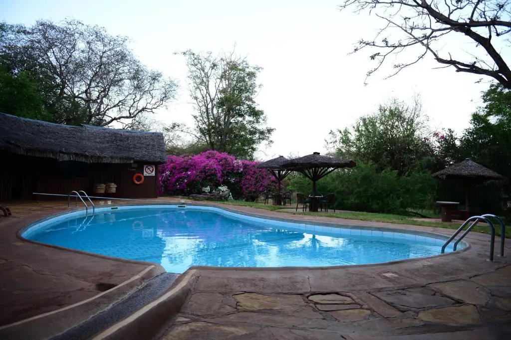 swimming-pool-at-kilaguni-serena.webp
